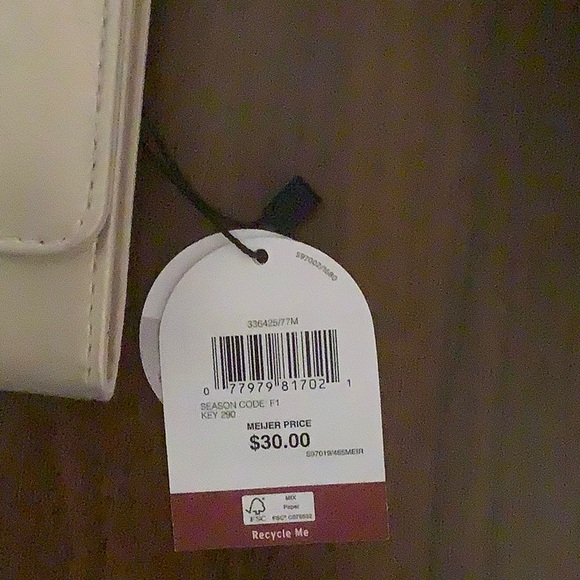 Elegant gold wallet with gold accent, RFID - Picture 2 of 3